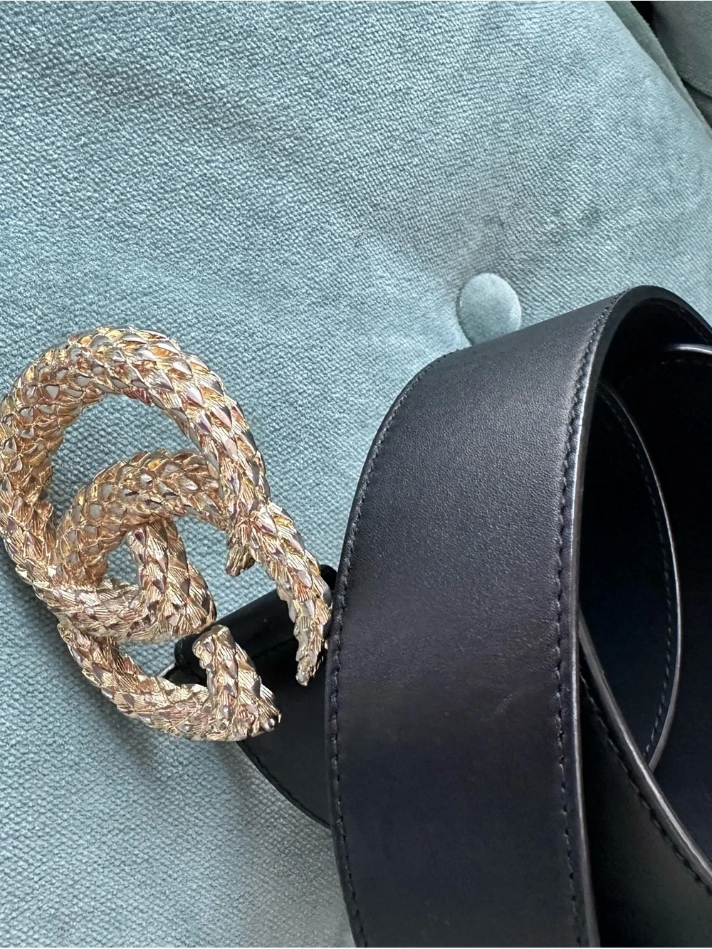 Gucci Black Leather Belt with Braided Gold Double-G Buckle size 42 inches